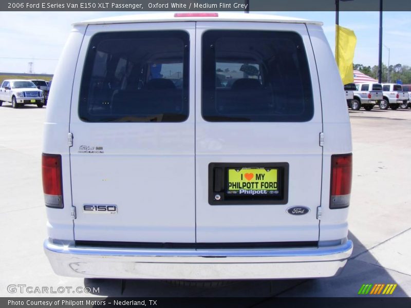 Oxford White / Medium Flint Grey 2006 Ford E Series Van E150 XLT Passenger