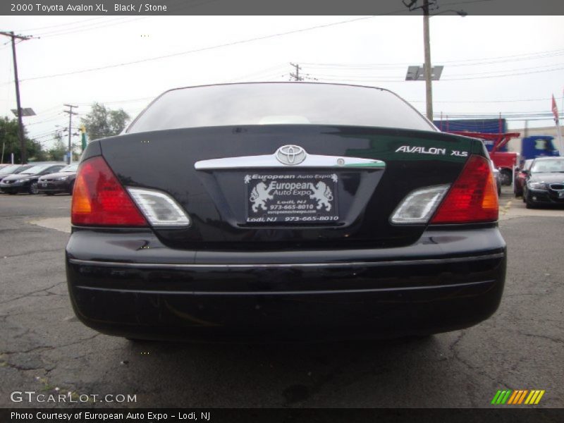 Black / Stone 2000 Toyota Avalon XL