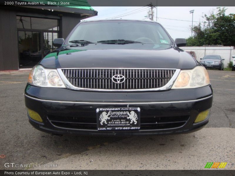 Black / Stone 2000 Toyota Avalon XL