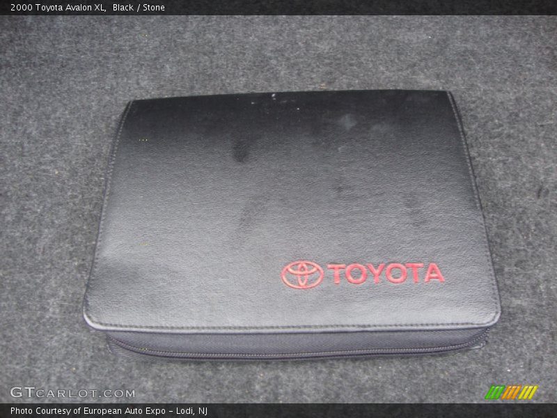 Black / Stone 2000 Toyota Avalon XL