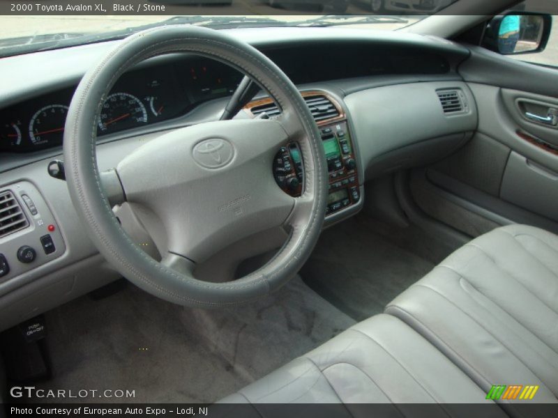 Black / Stone 2000 Toyota Avalon XL