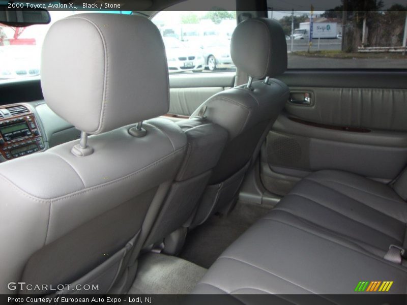 Black / Stone 2000 Toyota Avalon XL