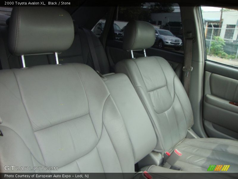 Black / Stone 2000 Toyota Avalon XL
