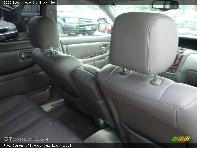 Black / Stone 2000 Toyota Avalon XL