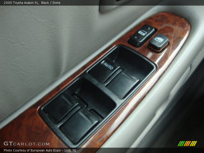 Black / Stone 2000 Toyota Avalon XL