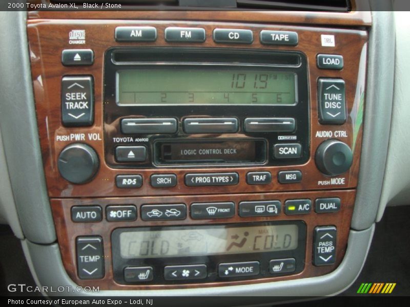 Black / Stone 2000 Toyota Avalon XL