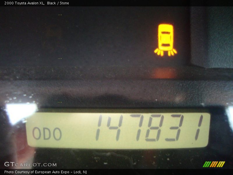 Black / Stone 2000 Toyota Avalon XL