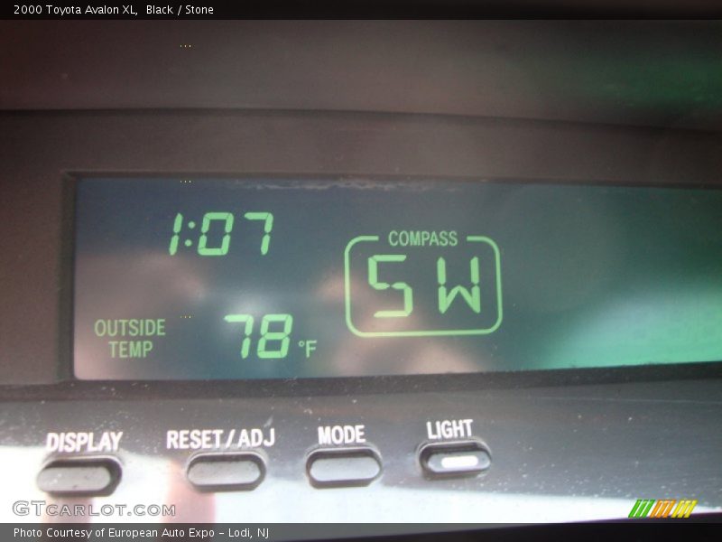 Black / Stone 2000 Toyota Avalon XL