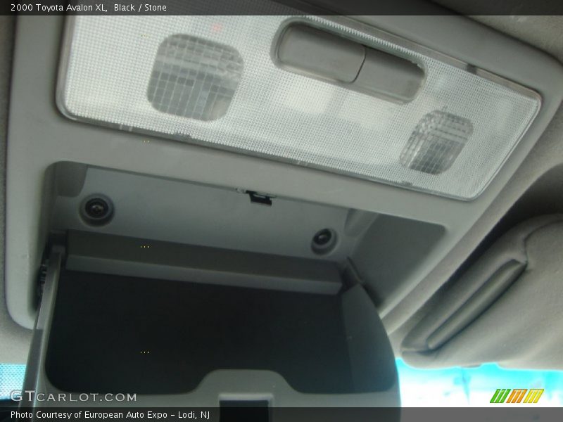 Black / Stone 2000 Toyota Avalon XL