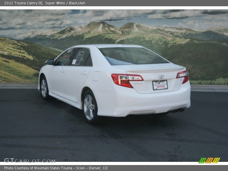 Super White / Black/Ash 2012 Toyota Camry SE