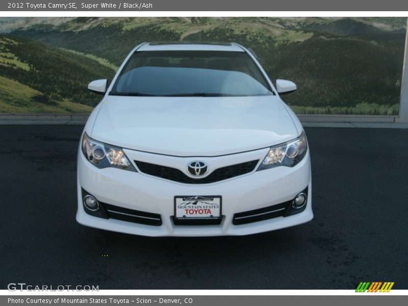 Super White / Black/Ash 2012 Toyota Camry SE