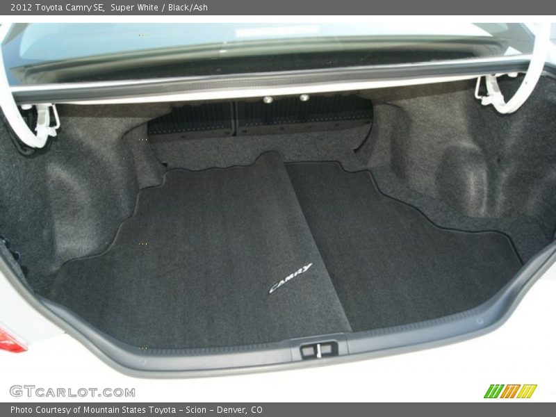 Super White / Black/Ash 2012 Toyota Camry SE