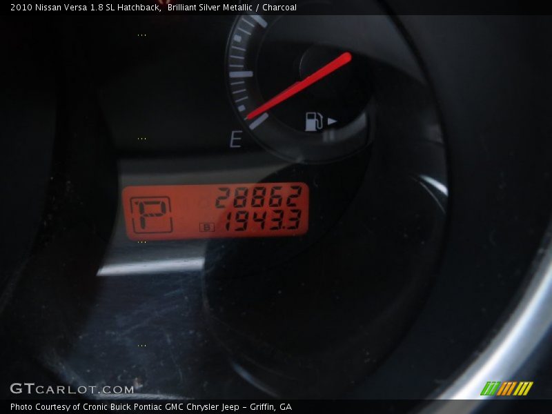 Brilliant Silver Metallic / Charcoal 2010 Nissan Versa 1.8 SL Hatchback