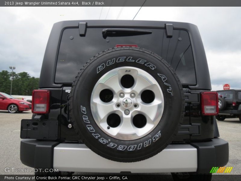 Black / Black 2013 Jeep Wrangler Unlimited Sahara 4x4
