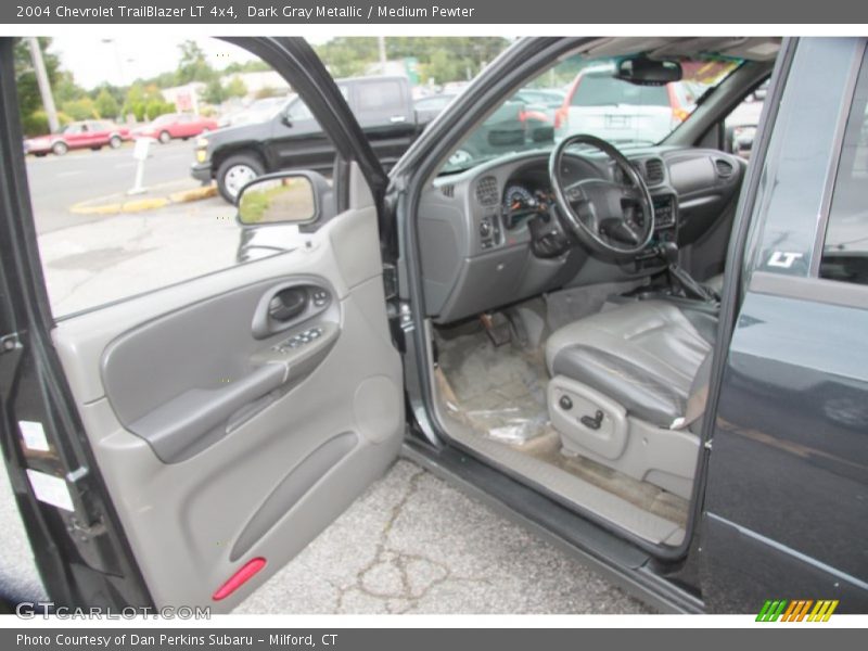 Dark Gray Metallic / Medium Pewter 2004 Chevrolet TrailBlazer LT 4x4
