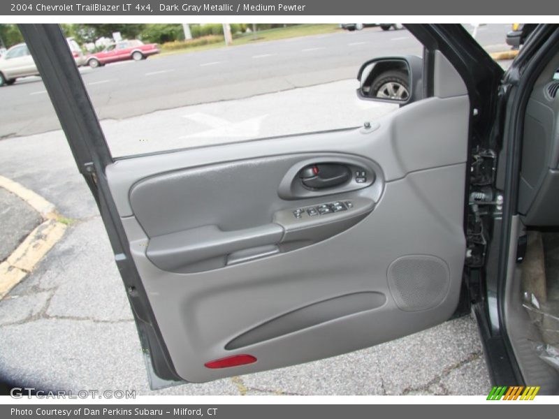 Dark Gray Metallic / Medium Pewter 2004 Chevrolet TrailBlazer LT 4x4
