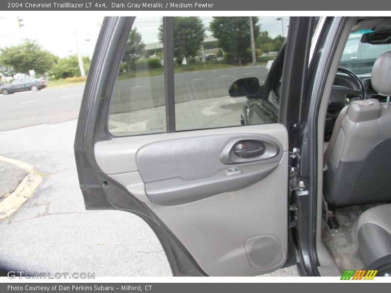 Dark Gray Metallic / Medium Pewter 2004 Chevrolet TrailBlazer LT 4x4