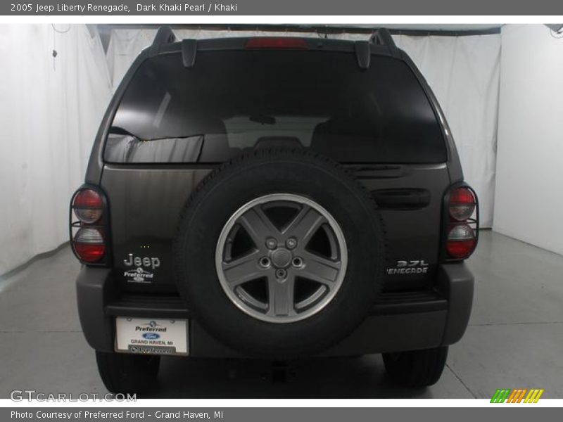 Dark Khaki Pearl / Khaki 2005 Jeep Liberty Renegade