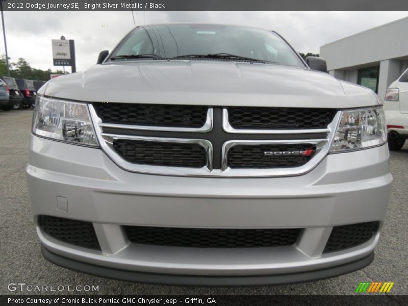 Bright Silver Metallic / Black 2012 Dodge Journey SE