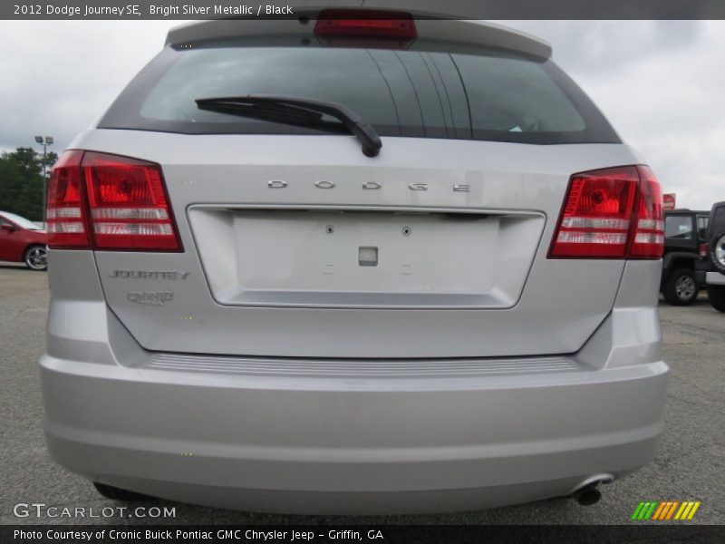 Bright Silver Metallic / Black 2012 Dodge Journey SE
