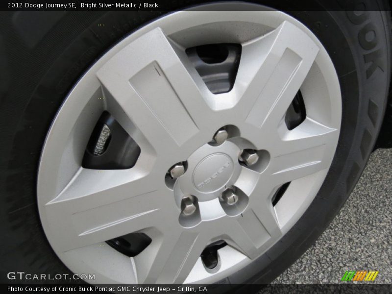 Bright Silver Metallic / Black 2012 Dodge Journey SE