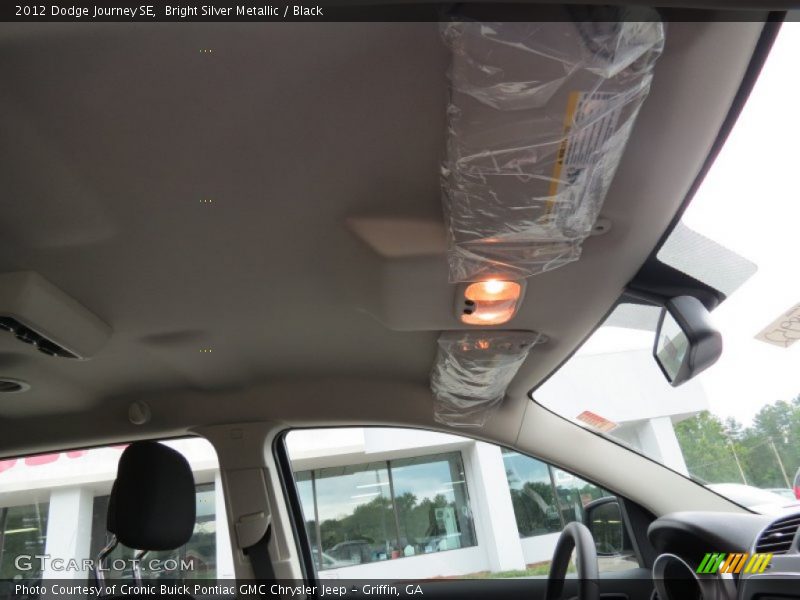 Bright Silver Metallic / Black 2012 Dodge Journey SE