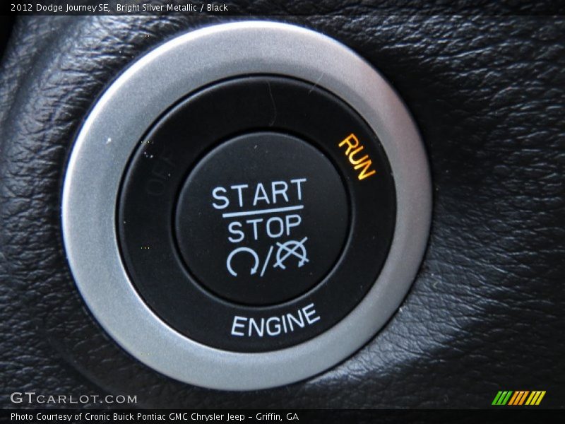 Bright Silver Metallic / Black 2012 Dodge Journey SE