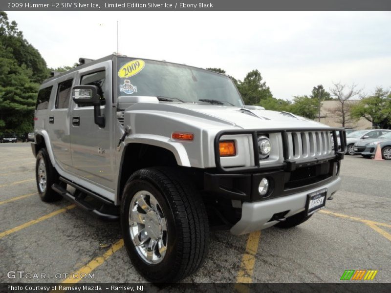 Front 3/4 View of 2009 H2 SUV Silver Ice