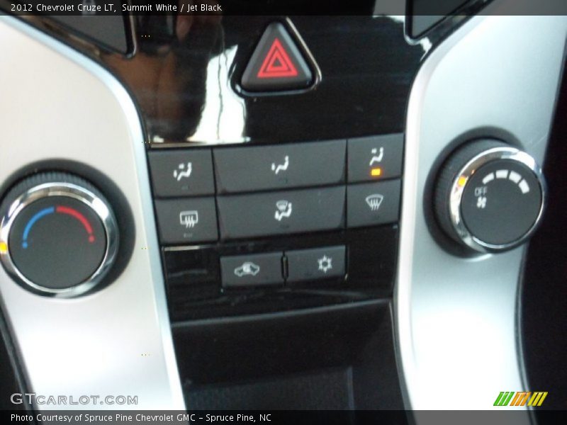 Summit White / Jet Black 2012 Chevrolet Cruze LT