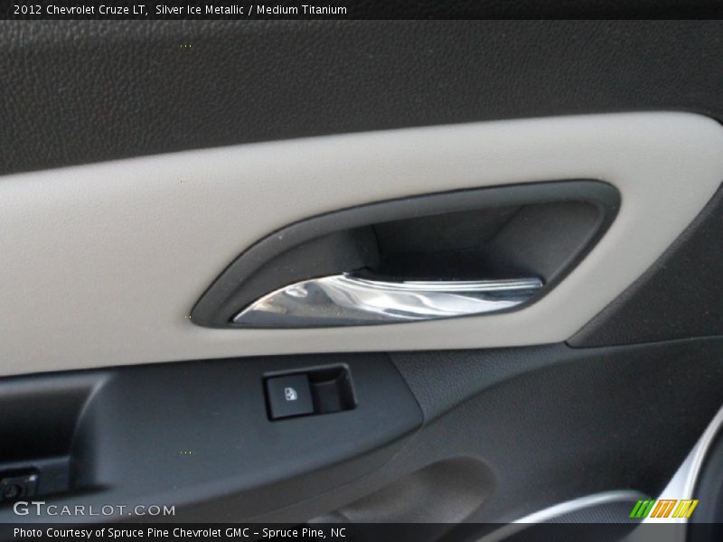 Silver Ice Metallic / Medium Titanium 2012 Chevrolet Cruze LT