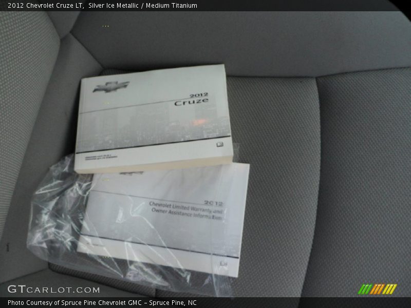 Silver Ice Metallic / Medium Titanium 2012 Chevrolet Cruze LT