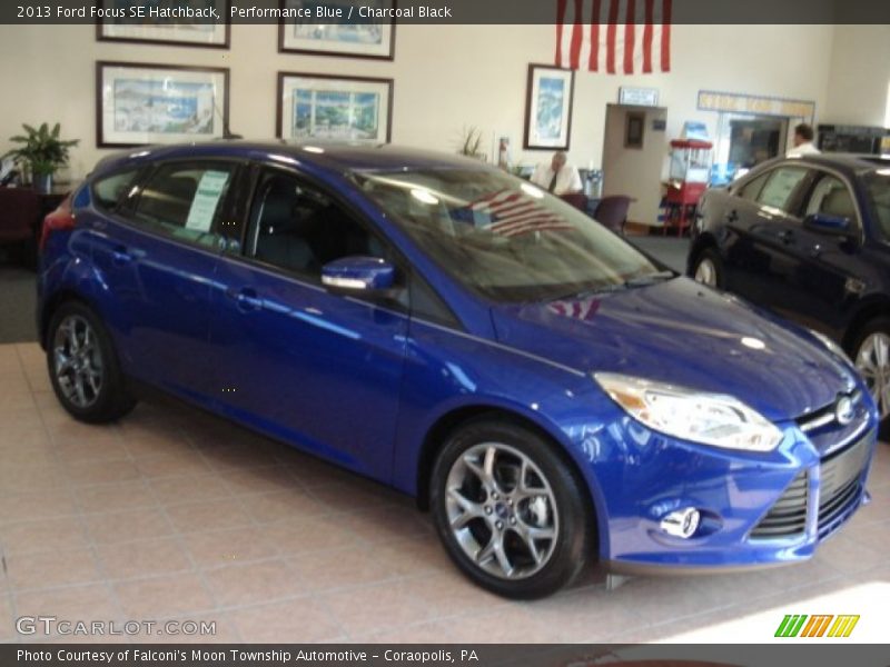 Performance Blue / Charcoal Black 2013 Ford Focus SE Hatchback