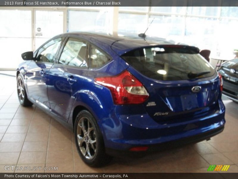 Performance Blue / Charcoal Black 2013 Ford Focus SE Hatchback