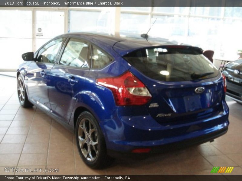 Performance Blue / Charcoal Black 2013 Ford Focus SE Hatchback