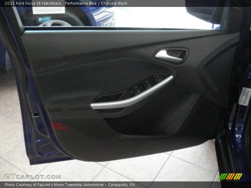 Performance Blue / Charcoal Black 2013 Ford Focus SE Hatchback