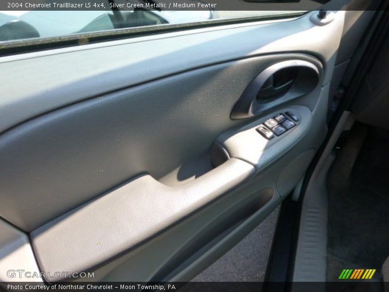 Silver Green Metallic / Medium Pewter 2004 Chevrolet TrailBlazer LS 4x4