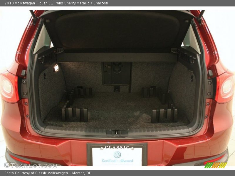 Wild Cherry Metallic / Charcoal 2010 Volkswagen Tiguan SE