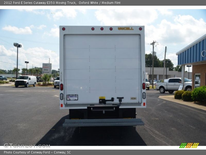 Oxford White / Medium Flint 2012 Ford E Series Cutaway E350 Moving Truck