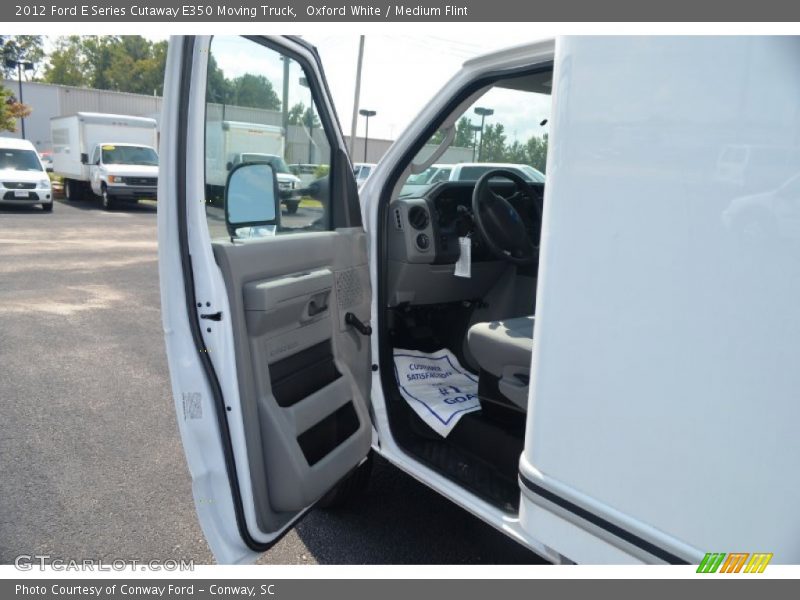 Oxford White / Medium Flint 2012 Ford E Series Cutaway E350 Moving Truck