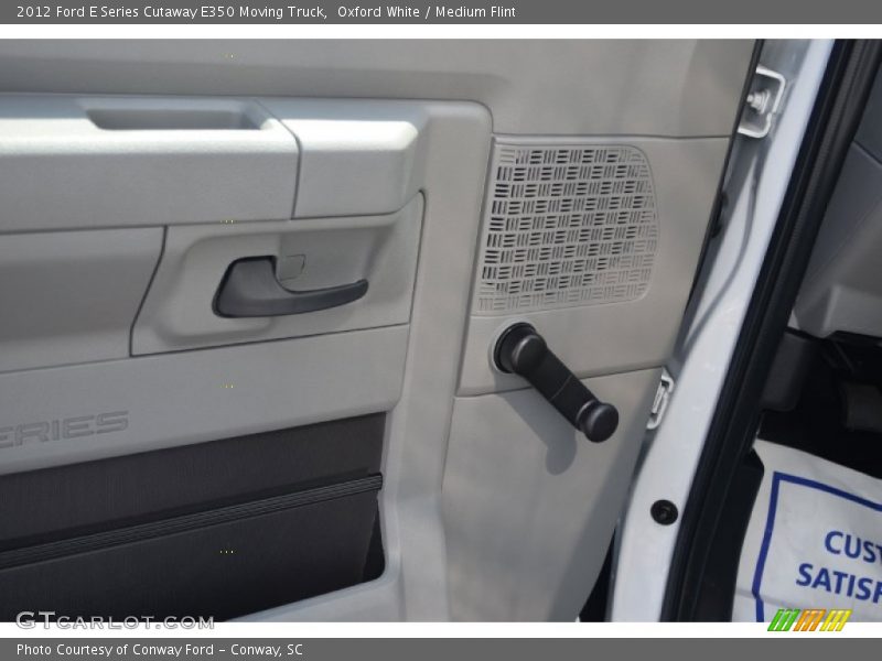 Oxford White / Medium Flint 2012 Ford E Series Cutaway E350 Moving Truck