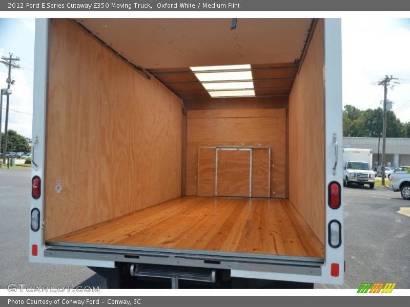 Oxford White / Medium Flint 2012 Ford E Series Cutaway E350 Moving Truck