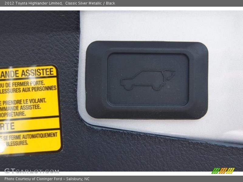 Classic Silver Metallic / Black 2012 Toyota Highlander Limited