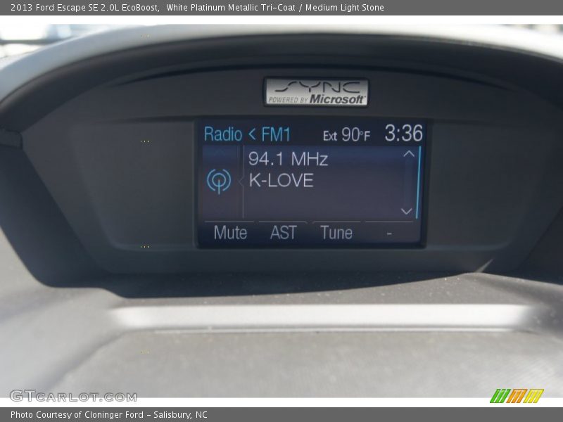 White Platinum Metallic Tri-Coat / Medium Light Stone 2013 Ford Escape SE 2.0L EcoBoost