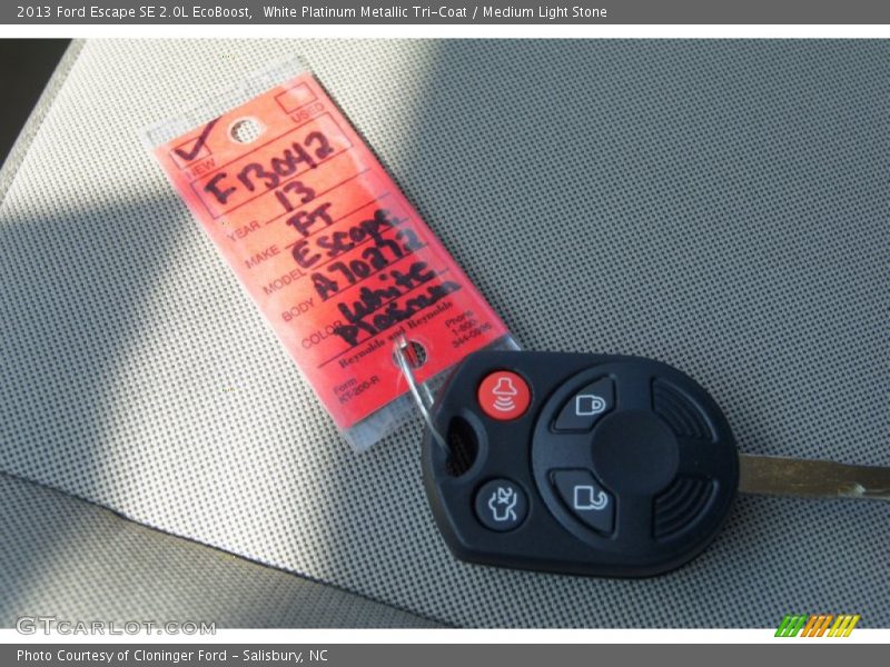 White Platinum Metallic Tri-Coat / Medium Light Stone 2013 Ford Escape SE 2.0L EcoBoost