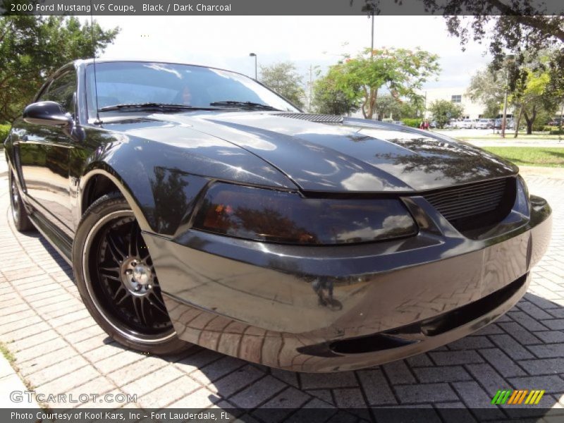 Black / Dark Charcoal 2000 Ford Mustang V6 Coupe