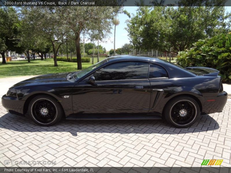 Black / Dark Charcoal 2000 Ford Mustang V6 Coupe