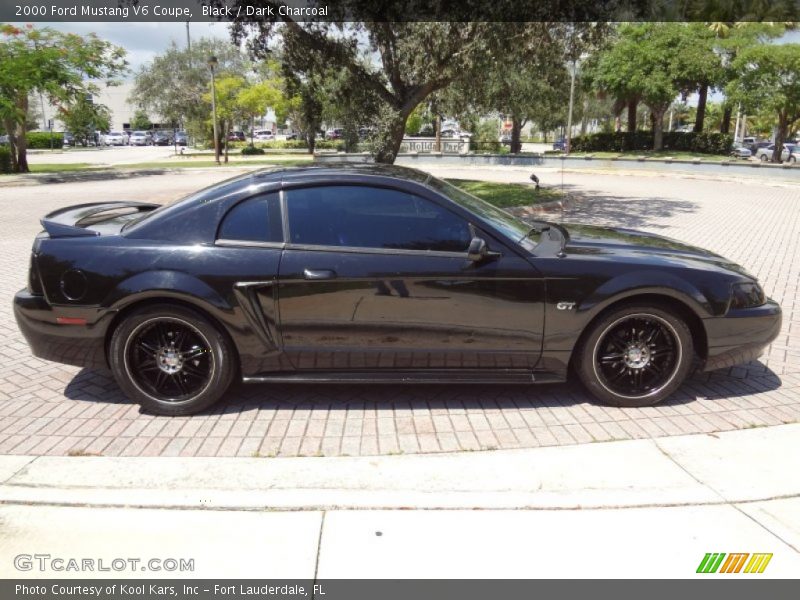 Black / Dark Charcoal 2000 Ford Mustang V6 Coupe