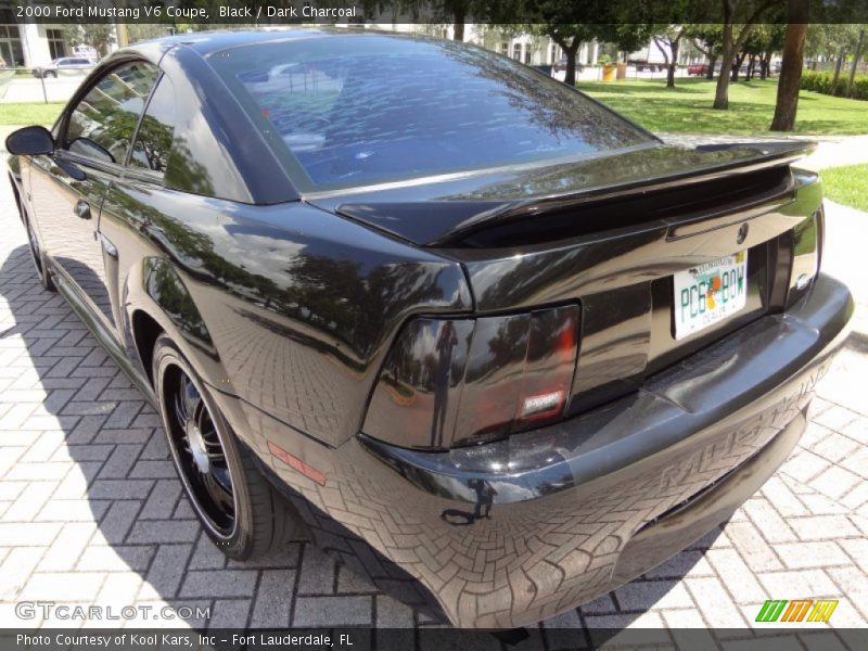 Black / Dark Charcoal 2000 Ford Mustang V6 Coupe