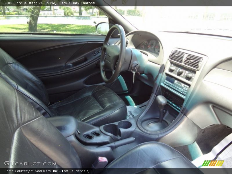Black / Dark Charcoal 2000 Ford Mustang V6 Coupe