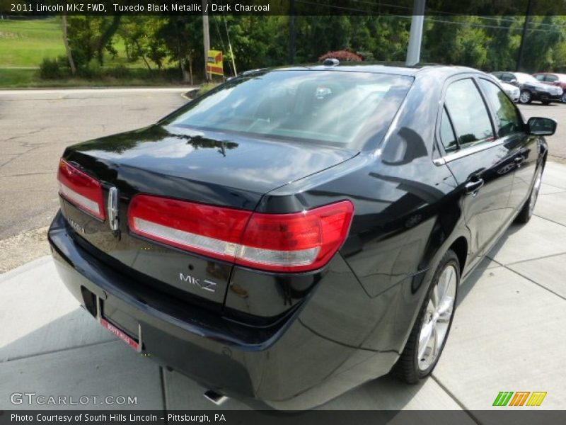 Tuxedo Black Metallic / Dark Charcoal 2011 Lincoln MKZ FWD